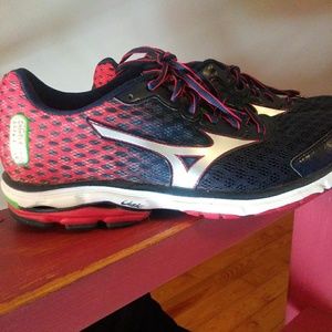Rare Mizuno RUN BOS 2015 sneakers